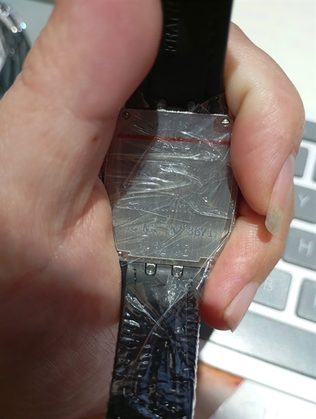 Đồng hồ Franck Muller mặt đá vân da đen 3671 V 32 QZ (HC)+