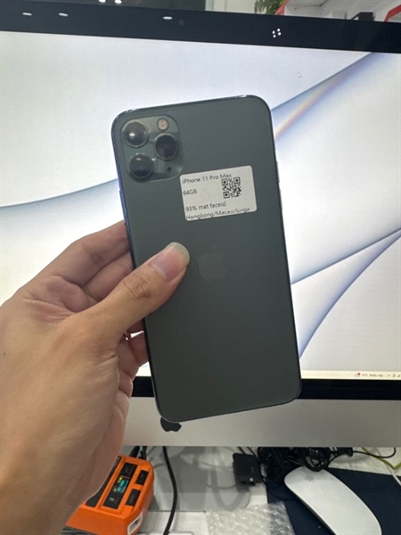 Ip 11 pm 64 xanh ngoại hình 97%