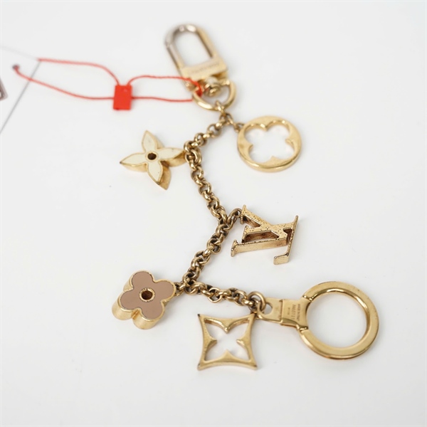 Charm LV hoa nude (HC) +