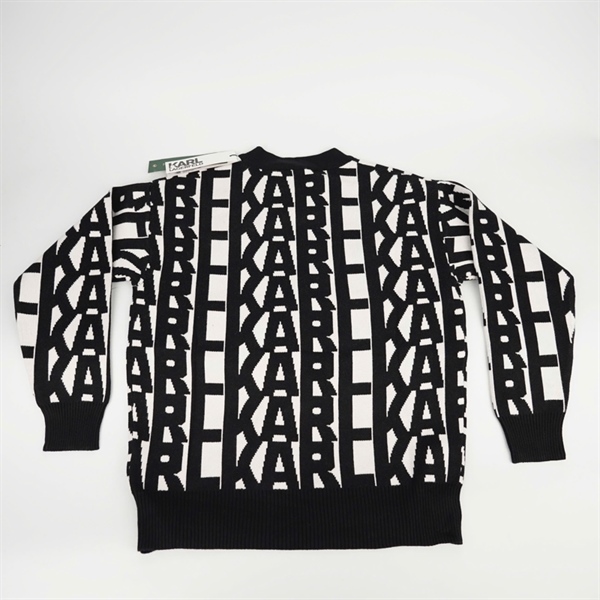 Áo len Karl màu đen tay dài (PN) +