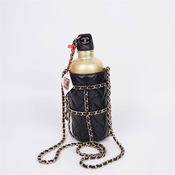 Bình nước Chanel đen đan lưới (HC) +