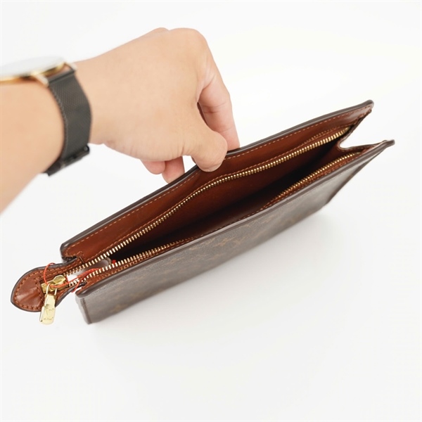 Túi LV Clutch hoa nâu sz25 +