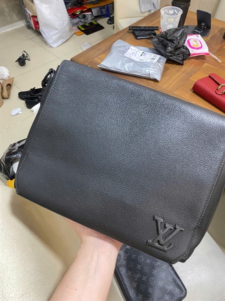 Túi LV đeo chéo màu đen sz28 (BQ) KG +