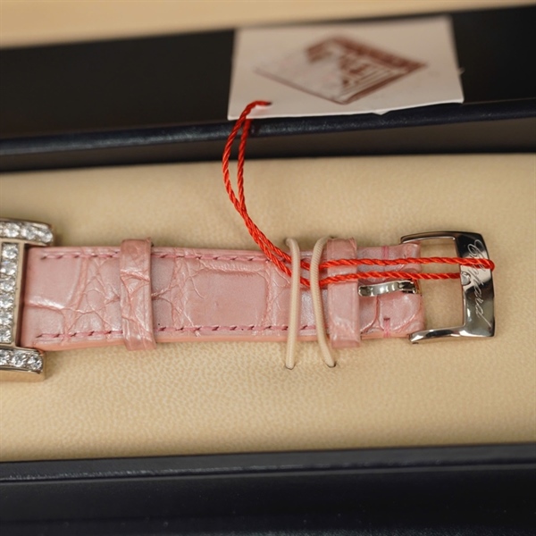 Đồng hồ Chopard mặt vuông quai hồng (HC) KG +