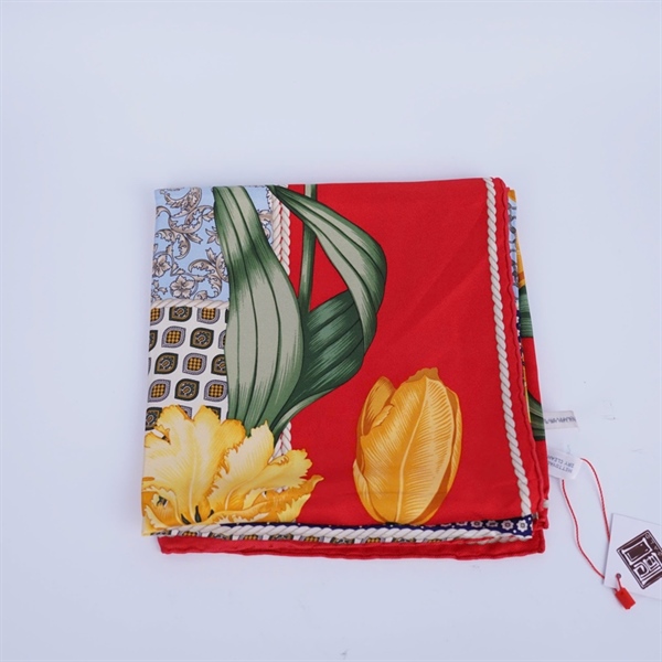 Khăn Dior đỏ họa tiết hoa (PN) +