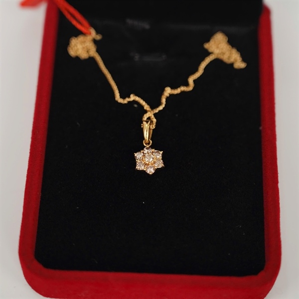 Dây chuyền vàng có mặt kim cương KG +