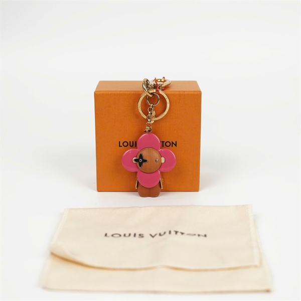 Charm LV hoa hồng (HC) +