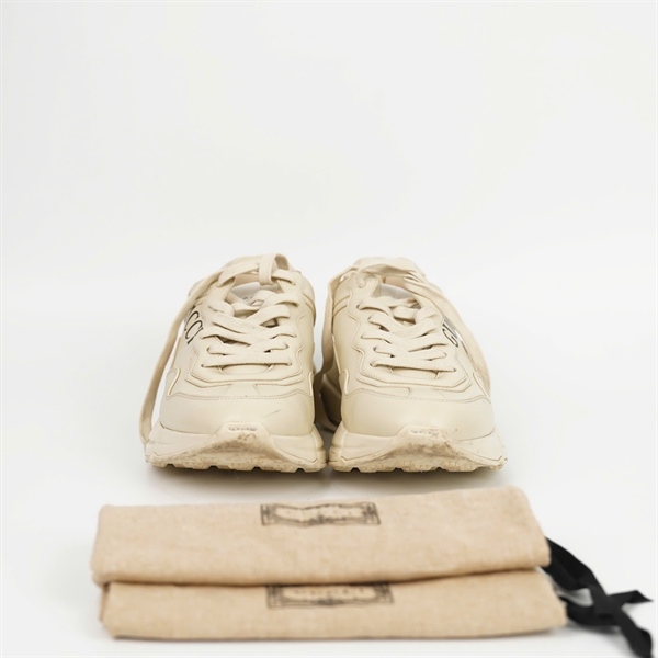 Giày GG Bata trắng in hình chó mèo sz38 KG +