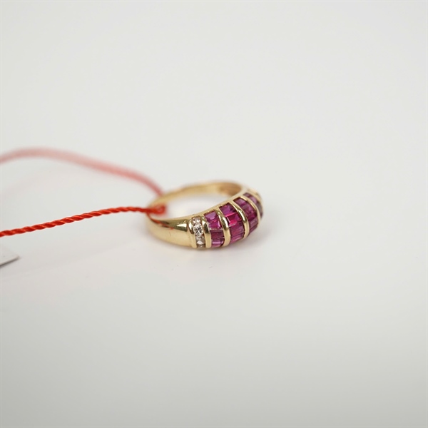 Nhẫn vàng đính đá hồng KG +