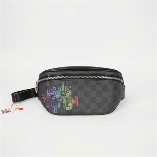 Túi LV Bumbag đen sz25 (LN) KG+