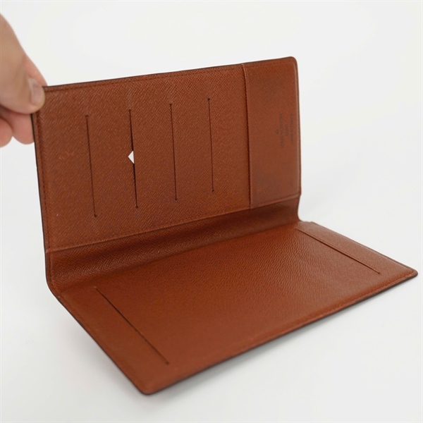 Ví LV hoa nâu gập 2 +