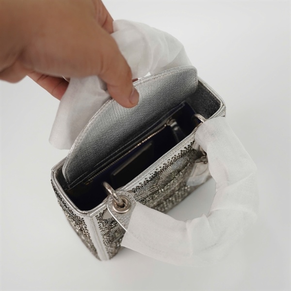 Túi Dior Lady họa tiết đính cườm màu bạc (04-MA-1128) sz17 (HC) +