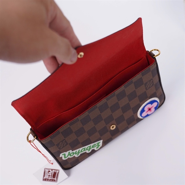 Túi LV Clutch ô vuông nâu in hình MI3158 sz21 (LN) KG+