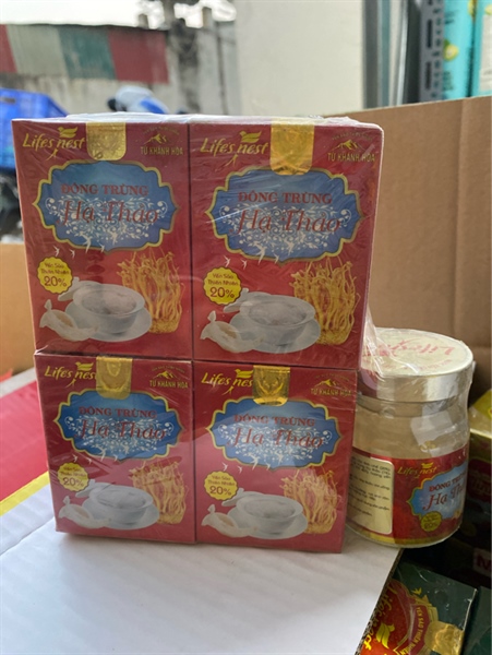 Nước yến sào Đông Trùng Hạ Thảo LifeNest 70ml