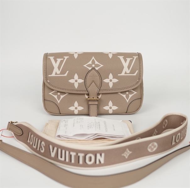 Túi LV Crossbody màu nude kèm 2 strap sz25 (BQ) KG+