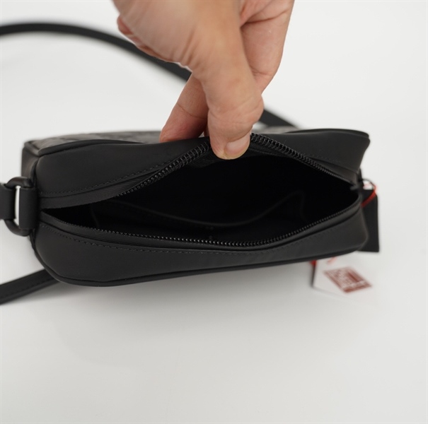 Túi GG đeo chéo màu đen sz18 (BQ) KG+