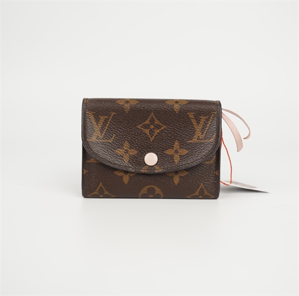 Ví LV hoa nâu nút hồng UB2200 (LN) KG+