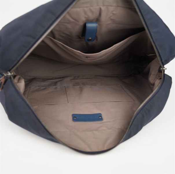 Túi Bottega màu xanh đen sz44 (Thuật) +