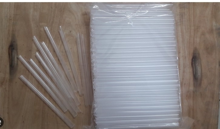 Ống hút nhựa trong phi 6 có màn bọc (B10)