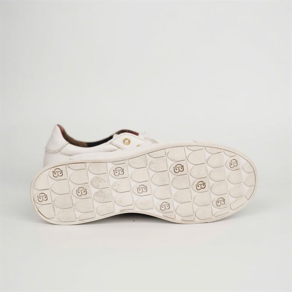 Giày Blue Label bata trắng KG+