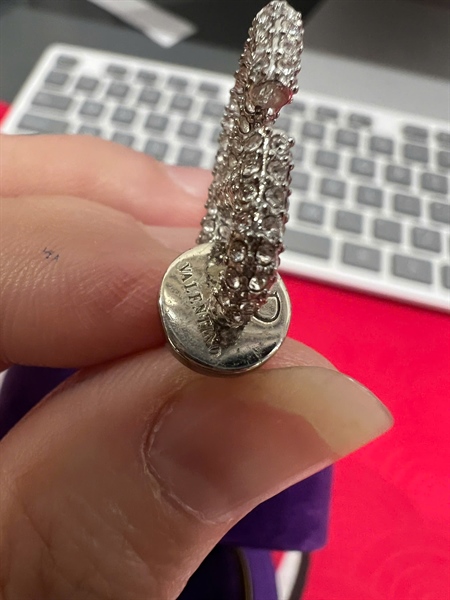 Bông Tai Valentino Trắng Đính Đá +