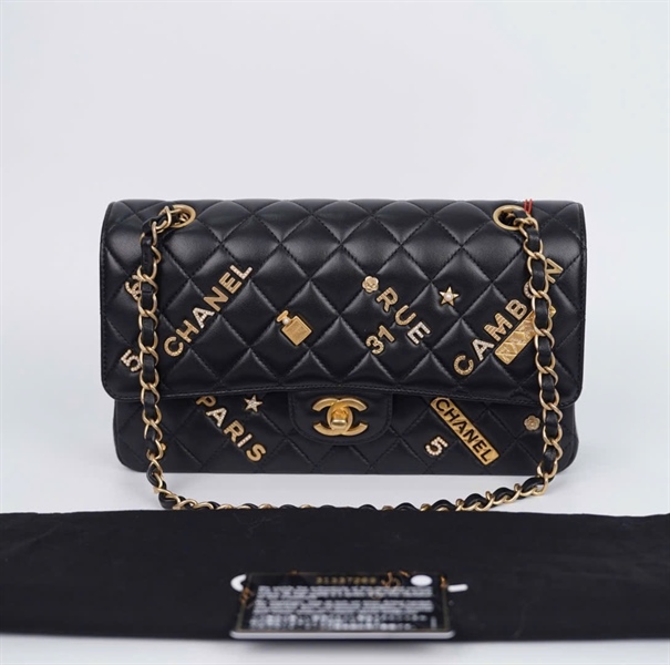 Túi Chanel Classic đen đính charm (31337269) sz25 (HC) +