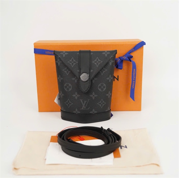 Túi LV đeo chéo hoa đen sz13 (HC) KG+