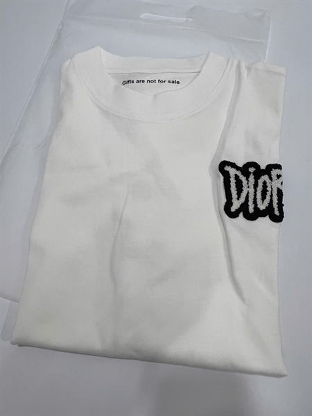 Áo thun Dior bị lỗi +