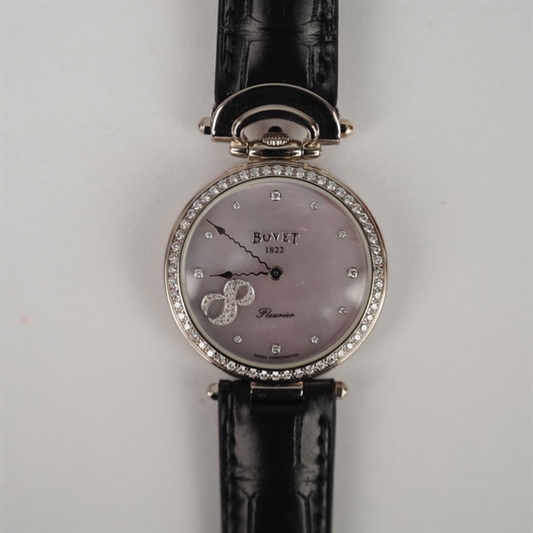 Đồng hồ Bovet mặt tròn trắng đính đá dây đen (HC) KG +