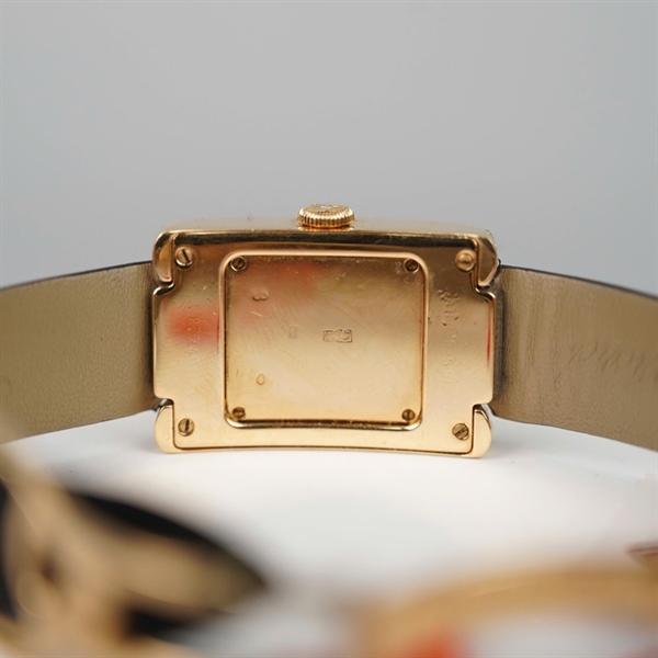 Đồng hồ Chopard mặt vuông quai đen (HC) KG+