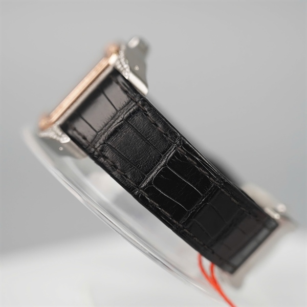 Đồng hồ Cartier mặt vuông full kim cương quai đen có giấy kiểm định (482444PX) sz32 (HC) +