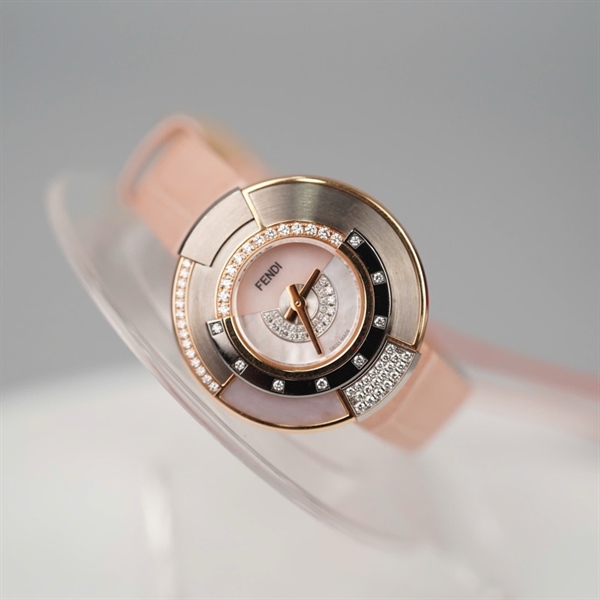 Đồng hồ Fendi mặt tròn dây hồng (Au750) (HC) KG +