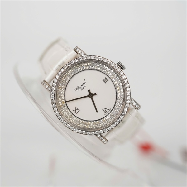 Đồng hồ Chopard mặt tròn full kim cương quai trắng (604994) (HC) +