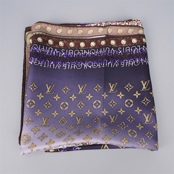 Khăn LV xanh họa tiết (PN) +