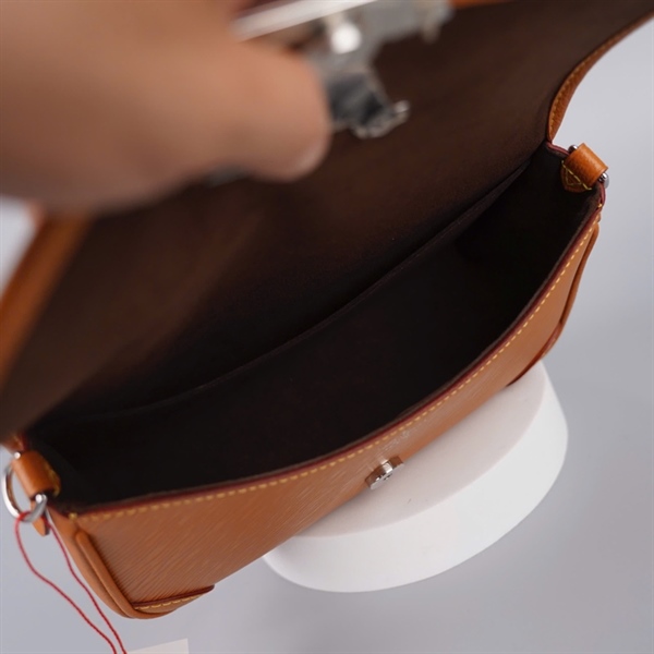 Túi LV Crossbody nâu sz23 KG +