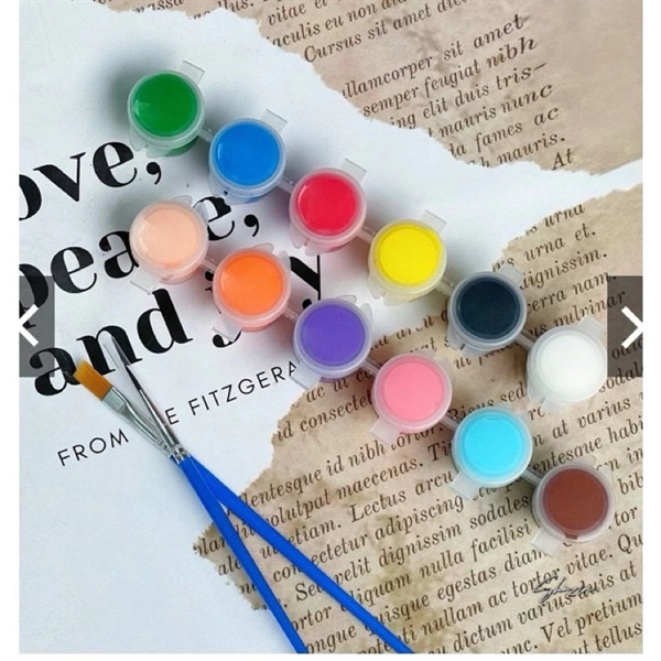 Vỉ 12 màu nước kèm cọ vẽ