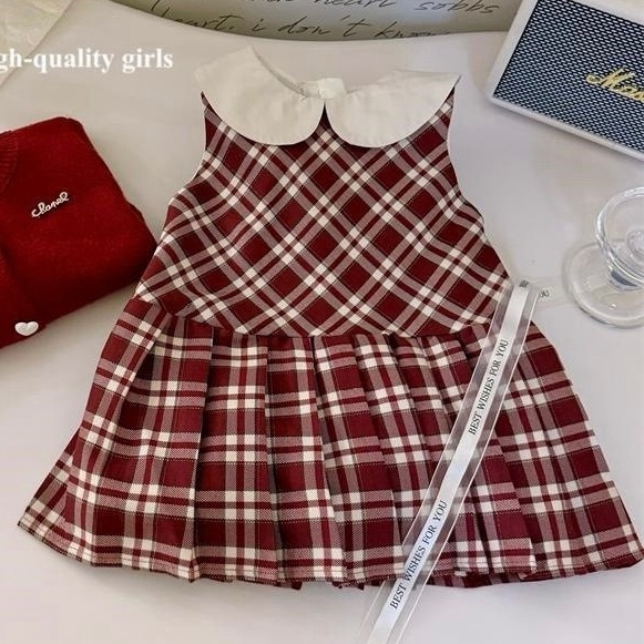 Váy cổ sen kẻ đỏ