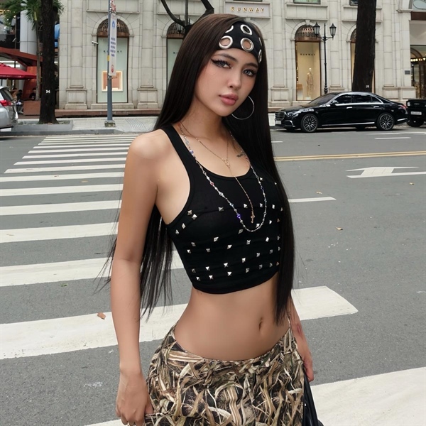 TWENTI Ba Lỗ Đinh Tán Đen - Dáng Ngắn