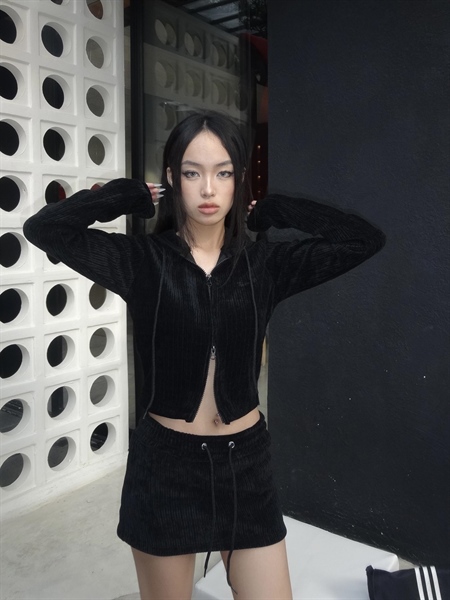 TWENTI Set Váy Áo Nhung Gân - ĐEN - 1