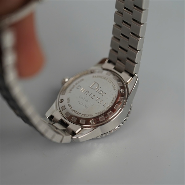 Đồng hồ Dior mặt tròn đính 2 viền kim cương có thẻ kiểm định J03911 KG+