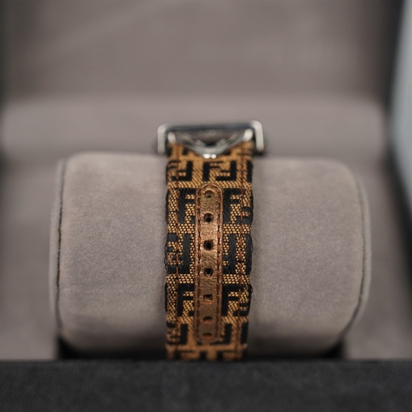 Đồng hồ Fendi mặt bạc (046-3800G+324) KG+