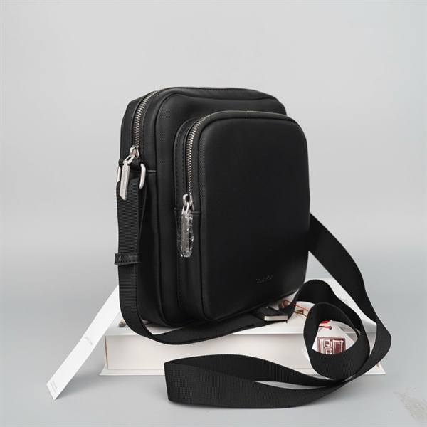 Túi CK màu đen sz19 (PN) +