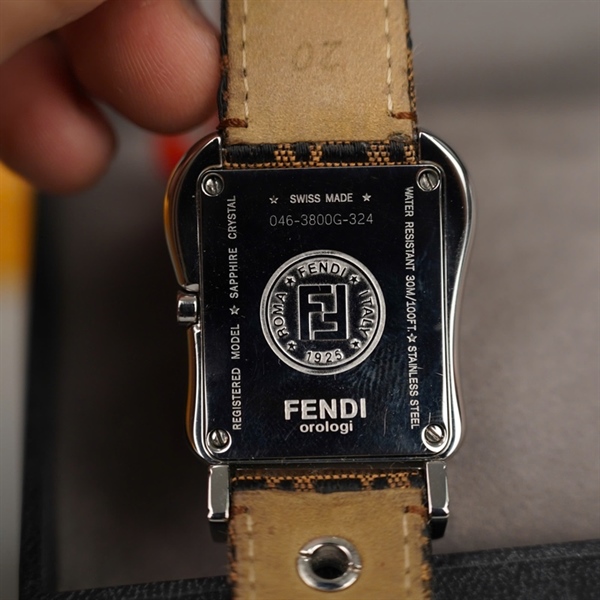 Đồng hồ Fendi mặt bạc (046-3800G+324) KG+