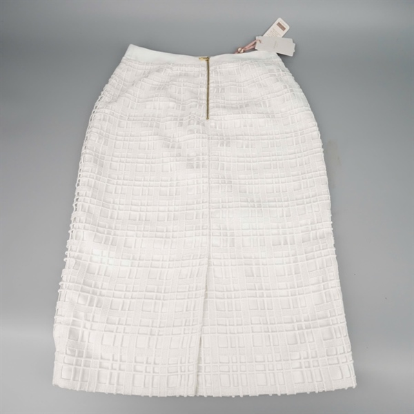 Váy Ted Baker màu trắng KG+