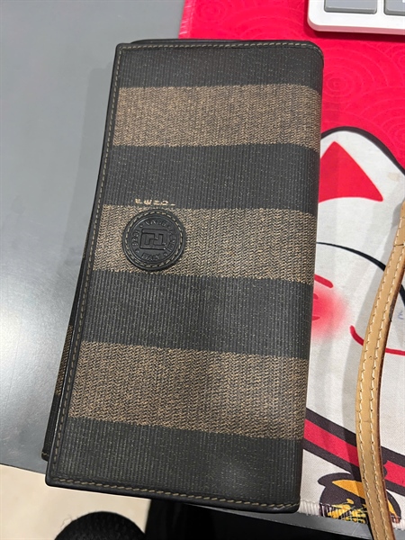 Ví Fendi sọc đen vàng +