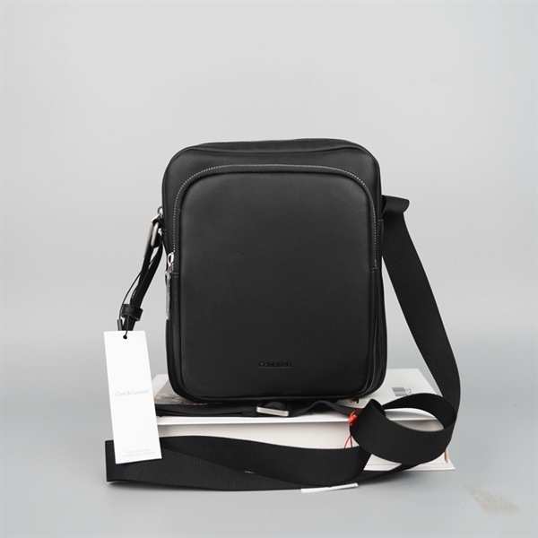 Túi CK màu đen sz19 (PN) +