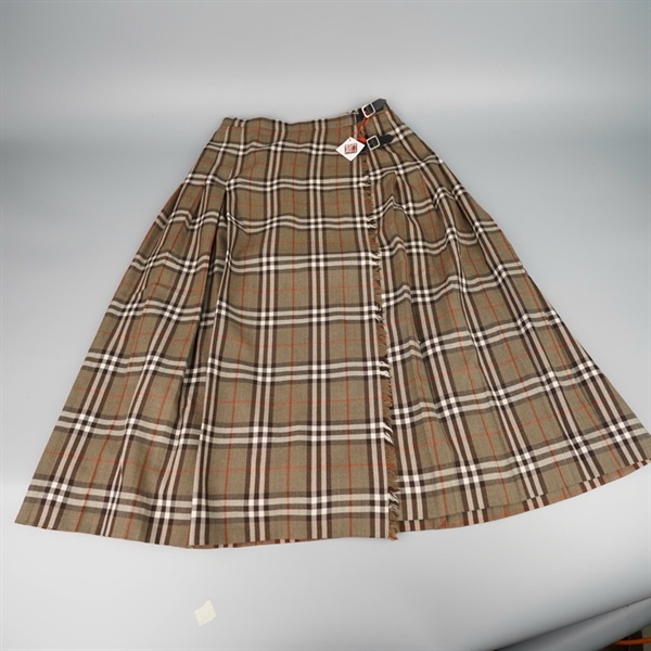 Váy BBR kẻ sọc truyền thống KG+