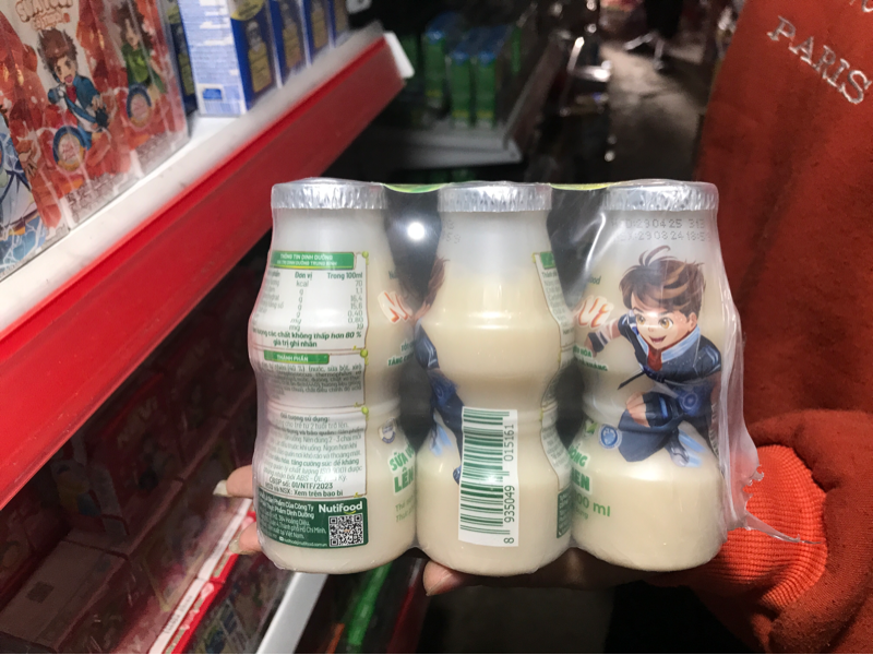 Nuvi sữa uống lên men chai 100ml