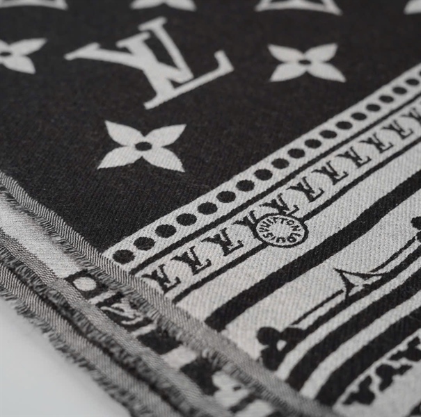 Khăn LV hoa đen xám (PN) +