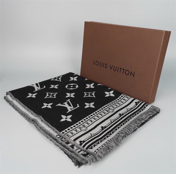 Khăn LV hoa đen xám (PN) +